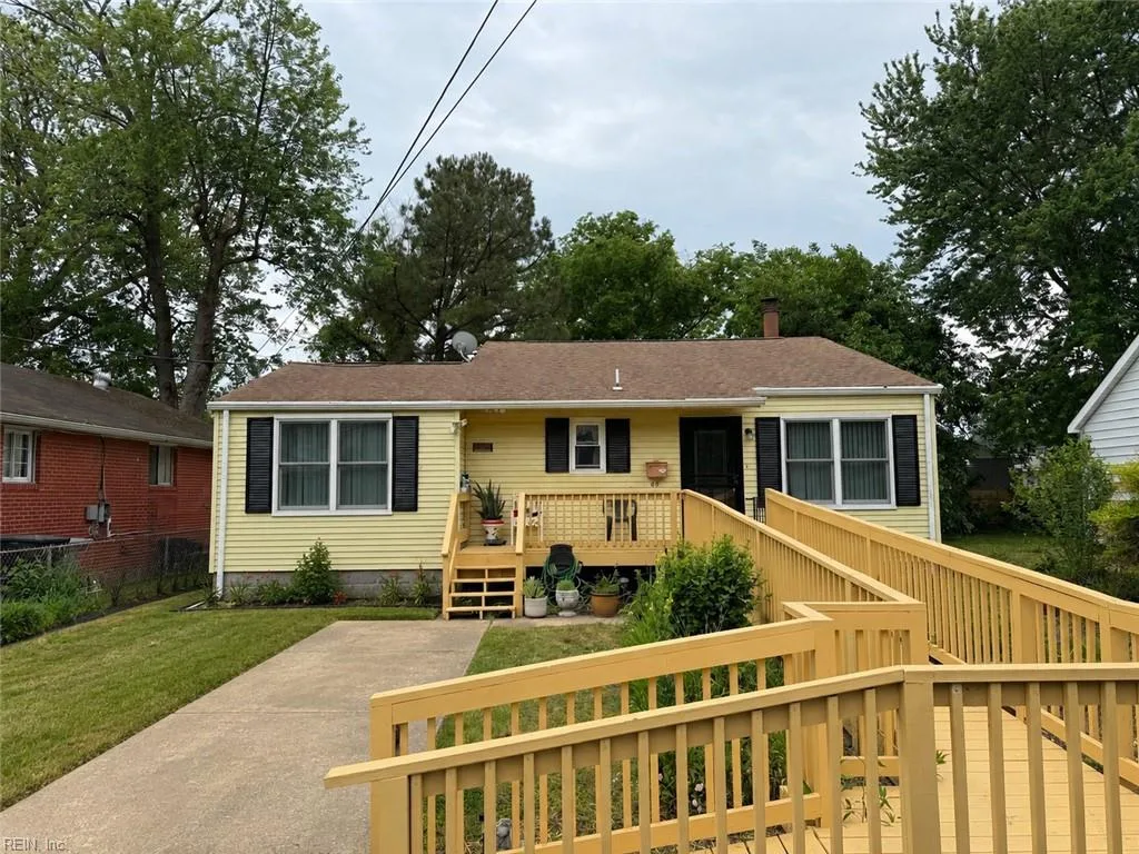 65 W Virginia AVE, HAMPTON VA 23663