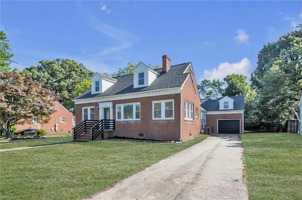 12 McDonald RD, HAMPTON VA 23669