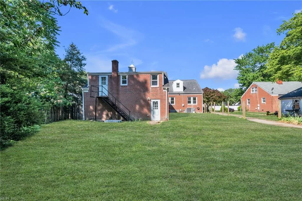 12 Mcdonald Rd, Hampton — photo