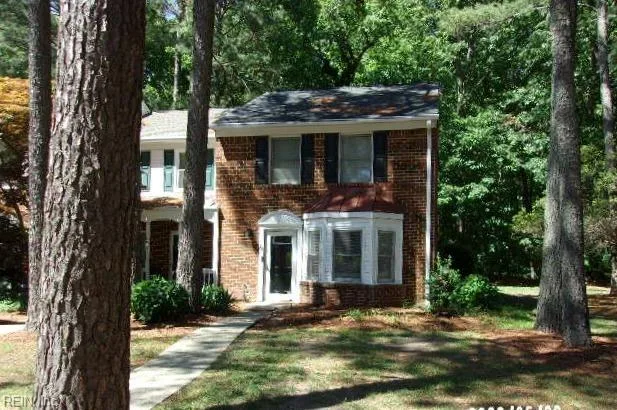 20 Corwin CIR, HAMPTON VA 23666