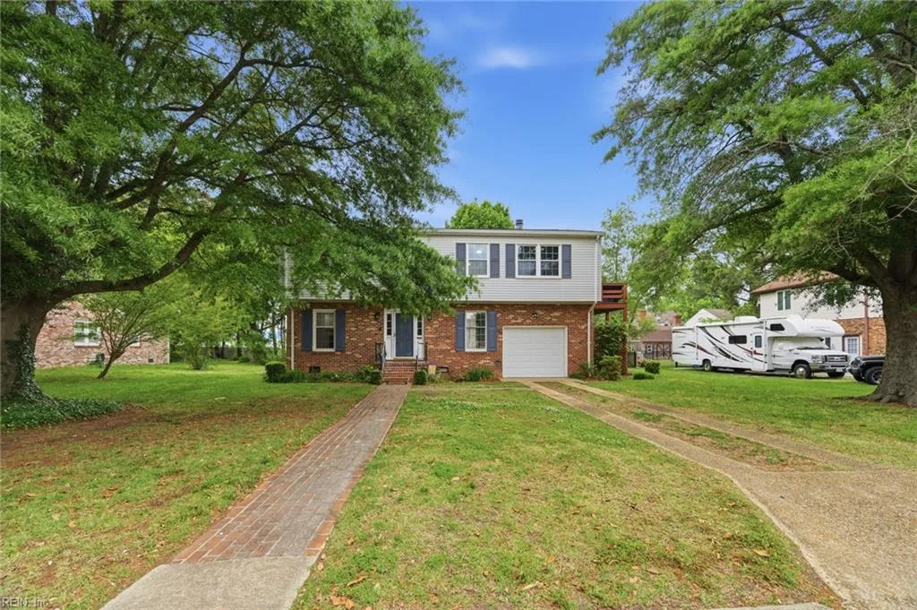 24 Ivy Home RD, HAMPTON VA 23669