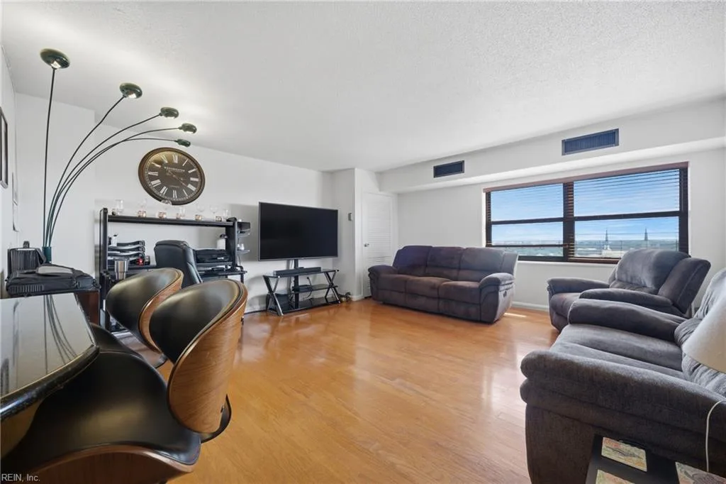 1 Crawford PW #1206, PORTSMOUTH VA 23704