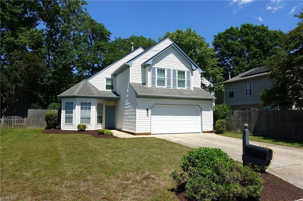 102 Crimson Ct, Yorktown — photo