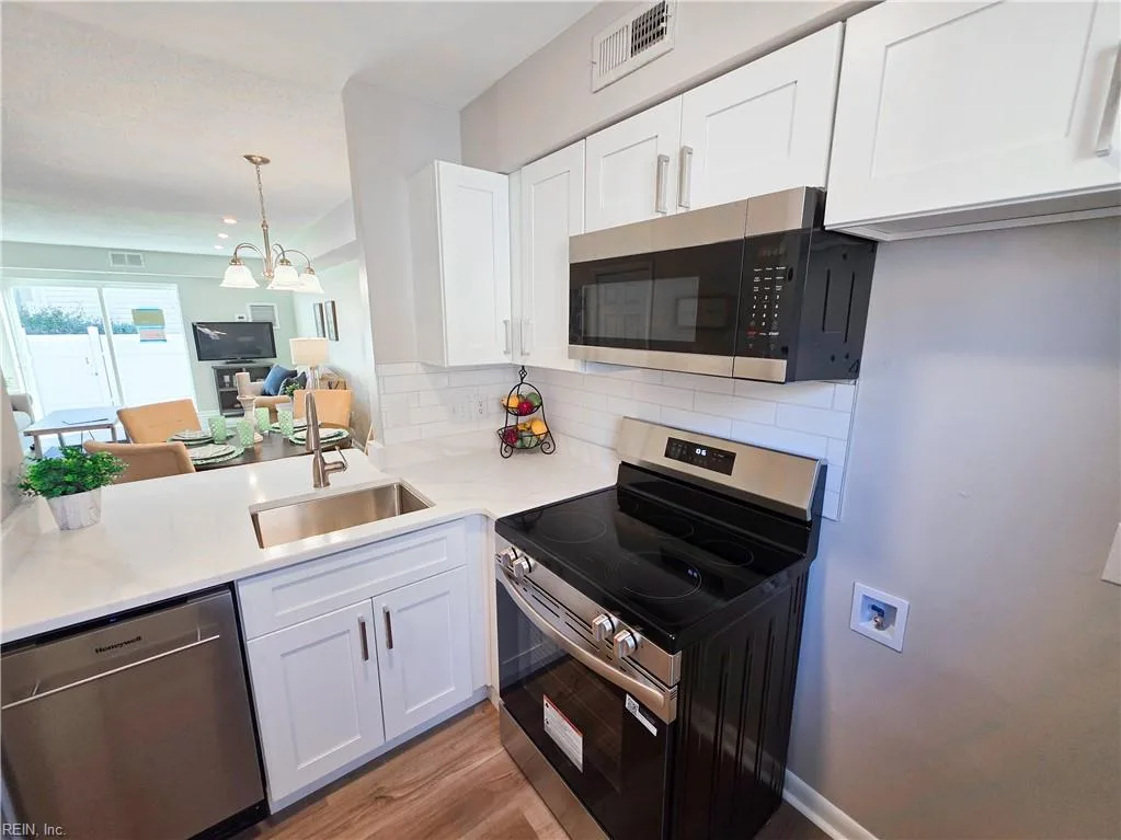 1268 Little Bay AVE #12, NORFOLK VA 23503