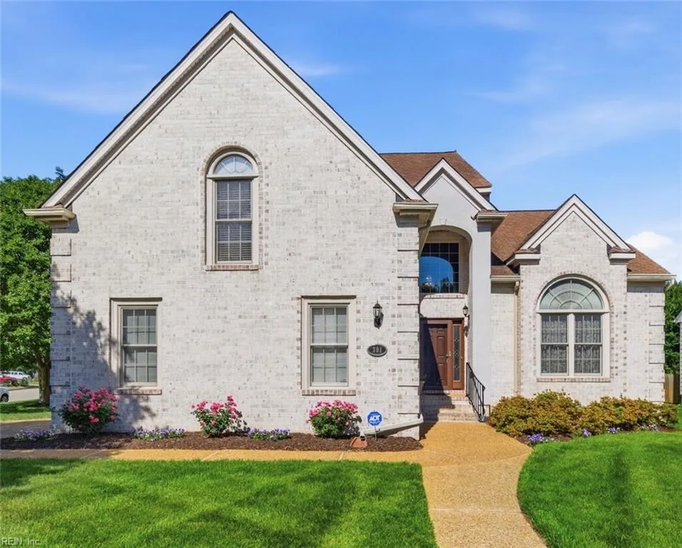 301 Blevins RN, YORKTOWN VA 23693