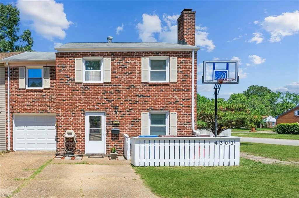 4300 Midhurst LN, CHESAPEAKE VA 23321
