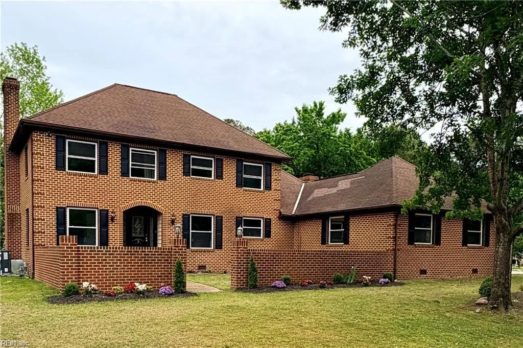9 Rhodelia LN, POQUOSON VA 23662