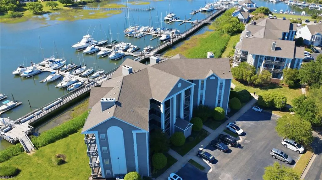 1024 Porte Harbour ARCH #202, HAMPTON VA 23664