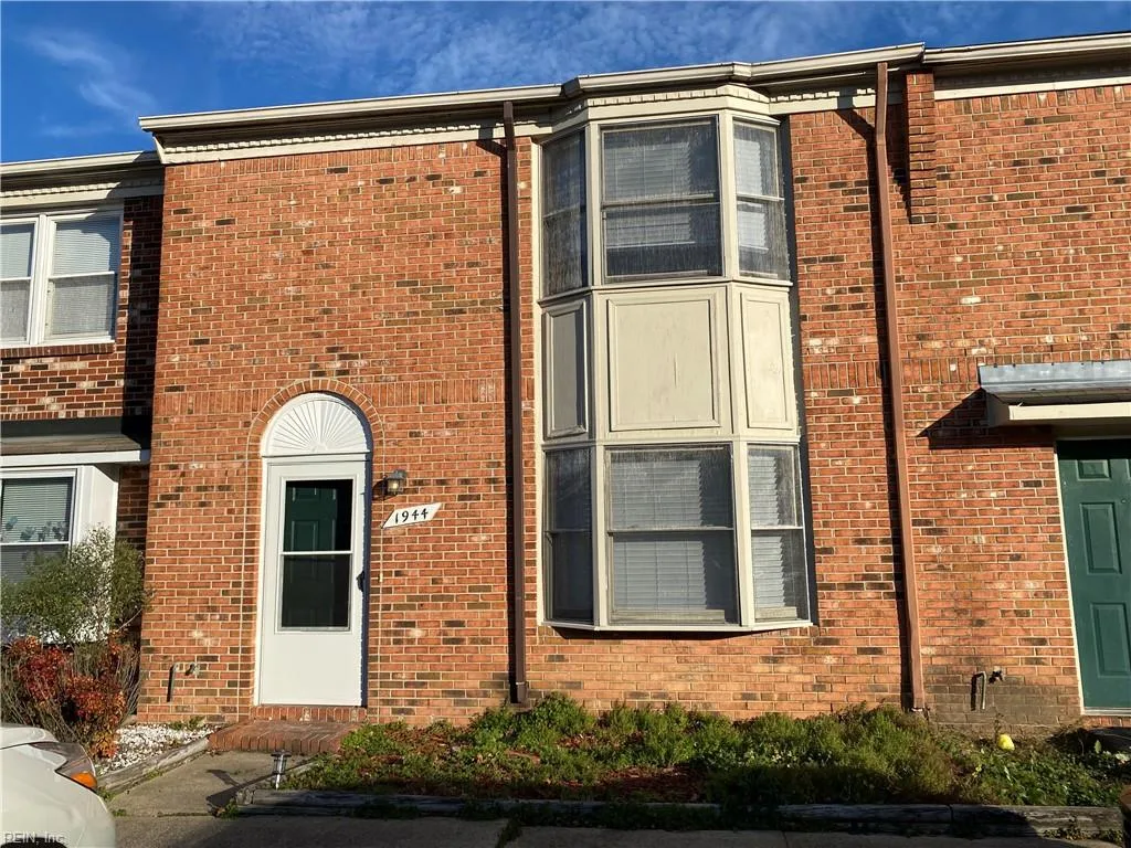 1944 Darnell DR, VIRGINIABEACH VA 23455