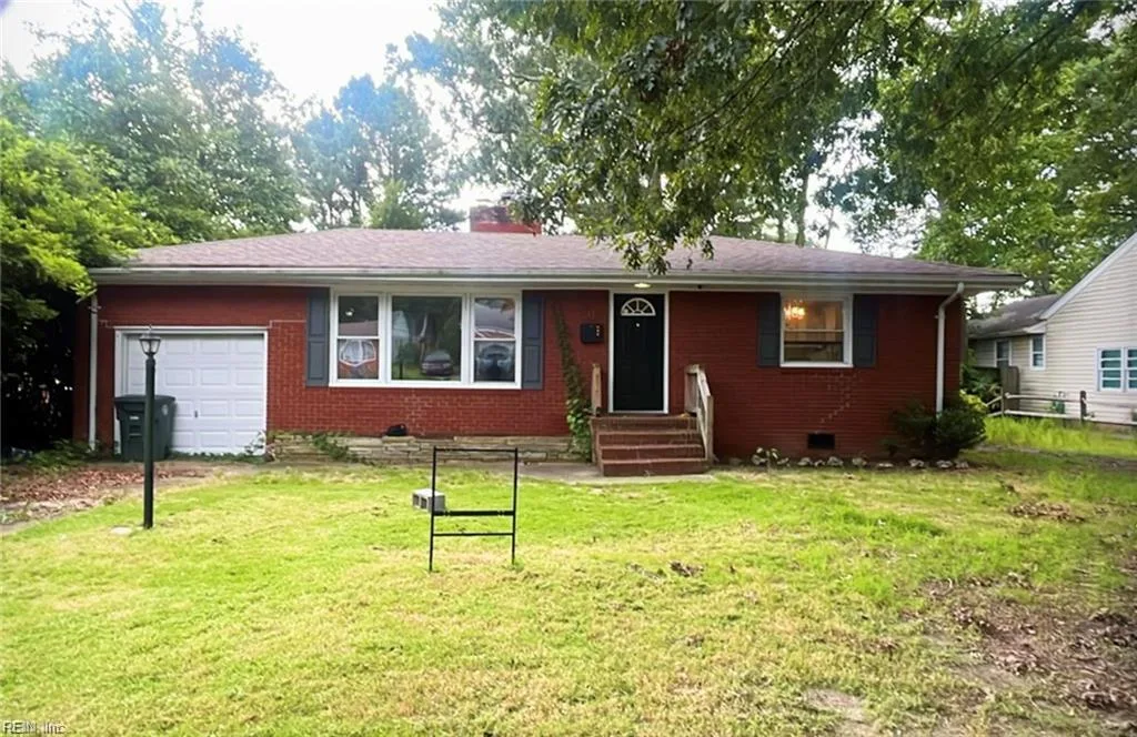 11 Greenwood RD, NEWPORTNEWS VA 23601