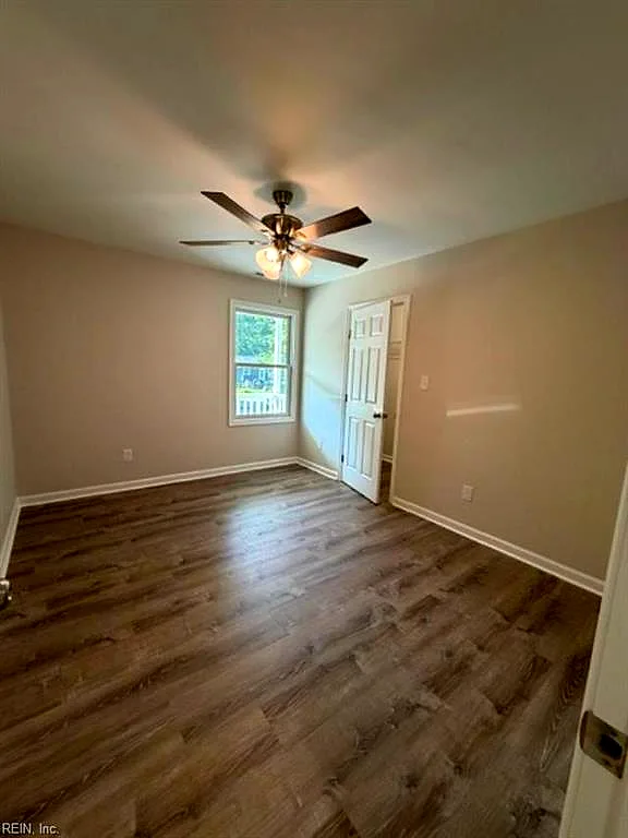 12388 Beech Trl, Gloucester — photo