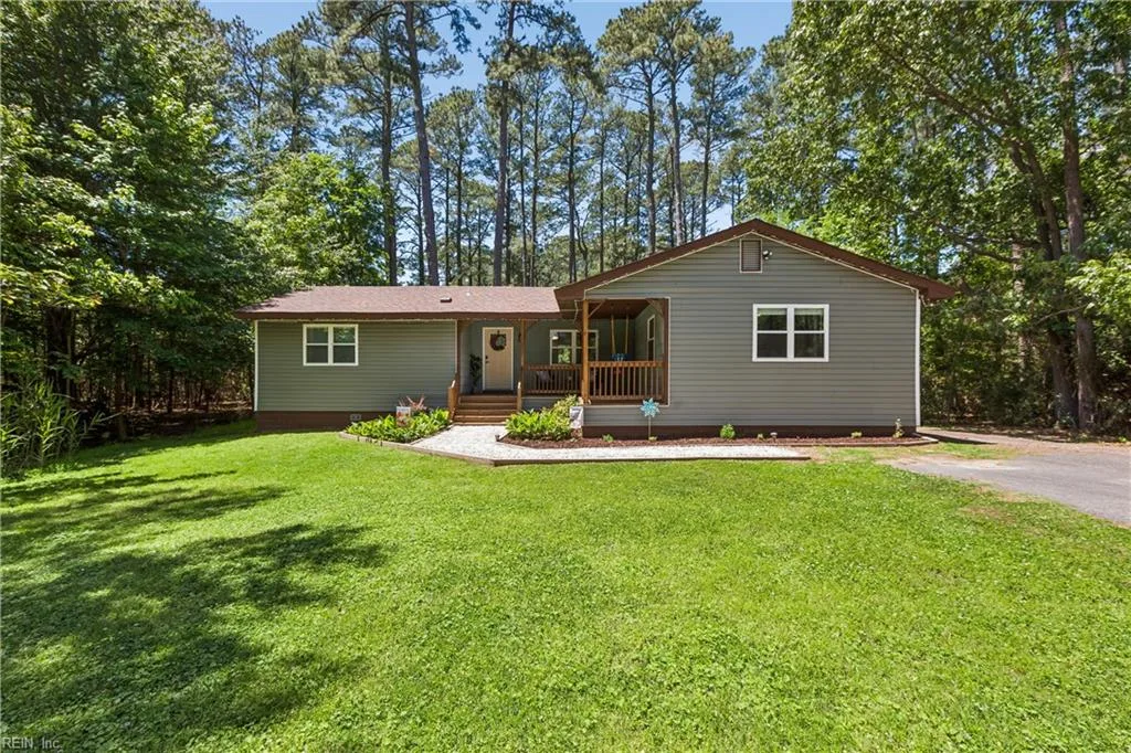 3 Grundland DR, HAMPTON VA 23664