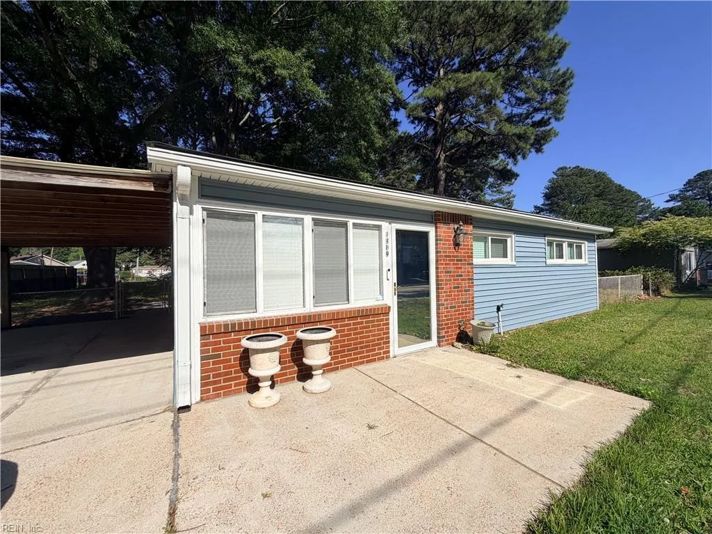 1309 Sparrow RD, CHESAPEAKE VA 23325