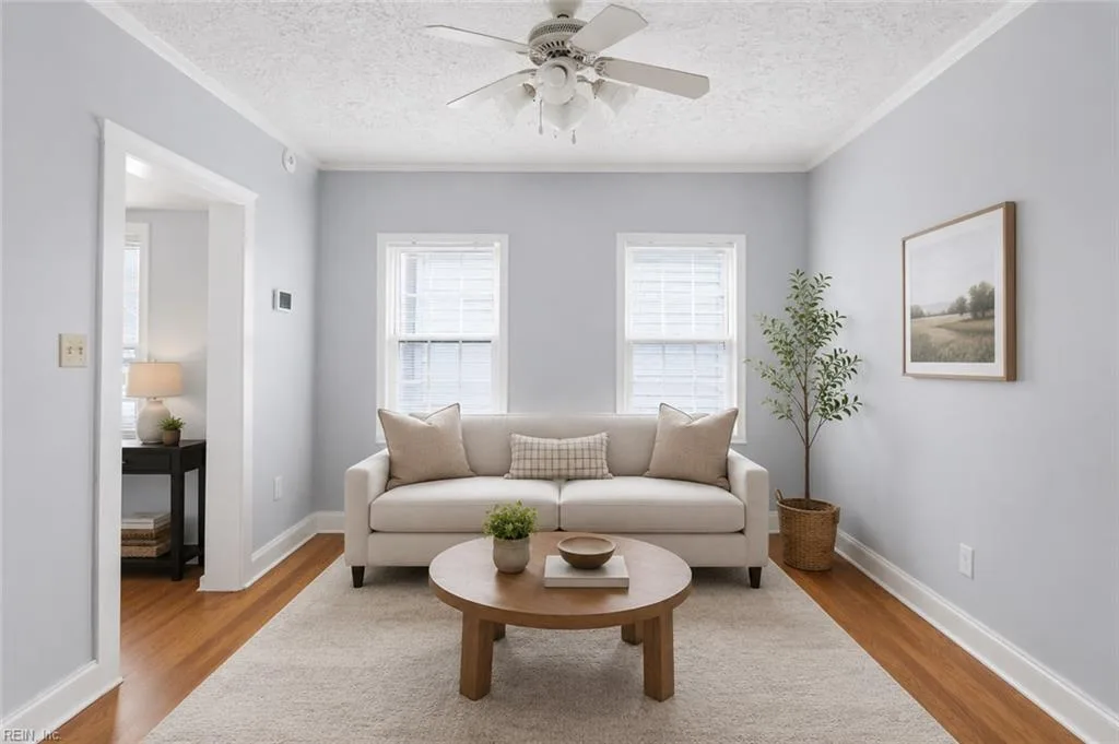 7 Central ST, HAMPTON VA 23663
