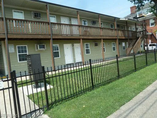110 W 26th ST #A, NORFOLK VA 23517
