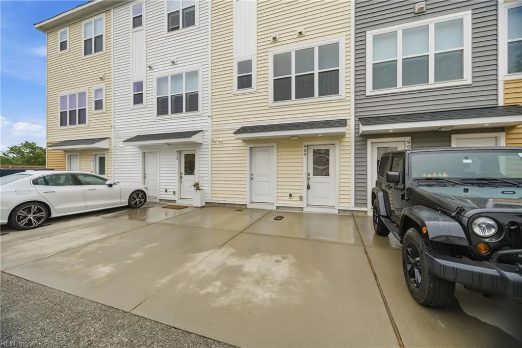 909 Baltic AVE, VIRGINIABEACH VA 23451