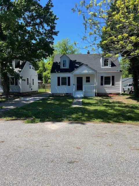 32 W Southampton AVE, HAMPTON VA 23669