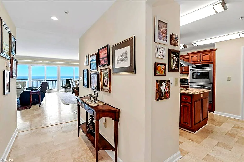 921 Atlantic Ave #1401, Virginia Beach — photo