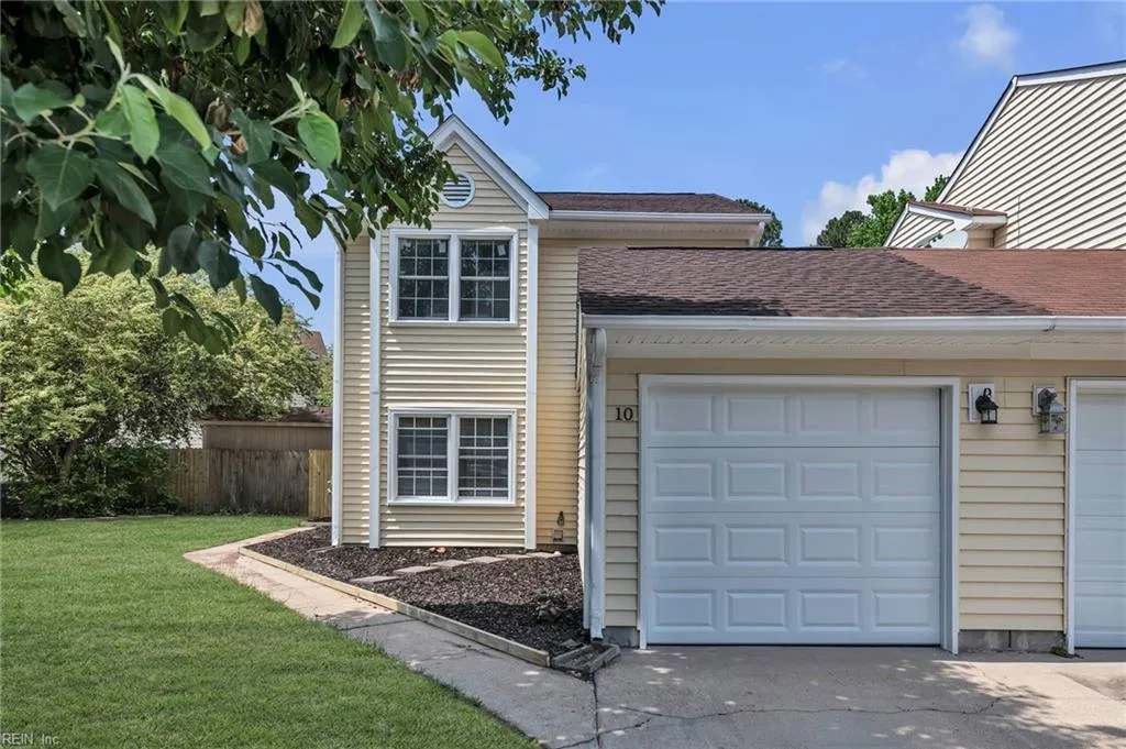 10 Warwick CIR, CHESAPEAKE VA 23320