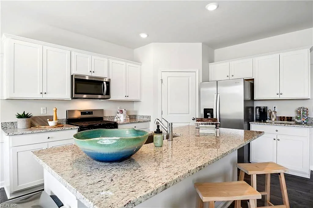 8685 Thomas Jefferson Way, Gloucester — photo