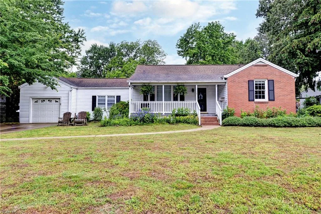 15 Rutledge RD, NEWPORTNEWS VA 23601
