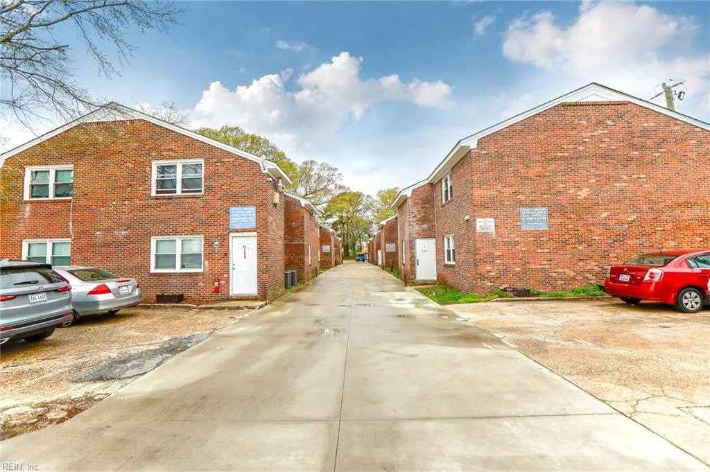 2709 Azalea Garden RD #B3, NORFOLK VA 23513