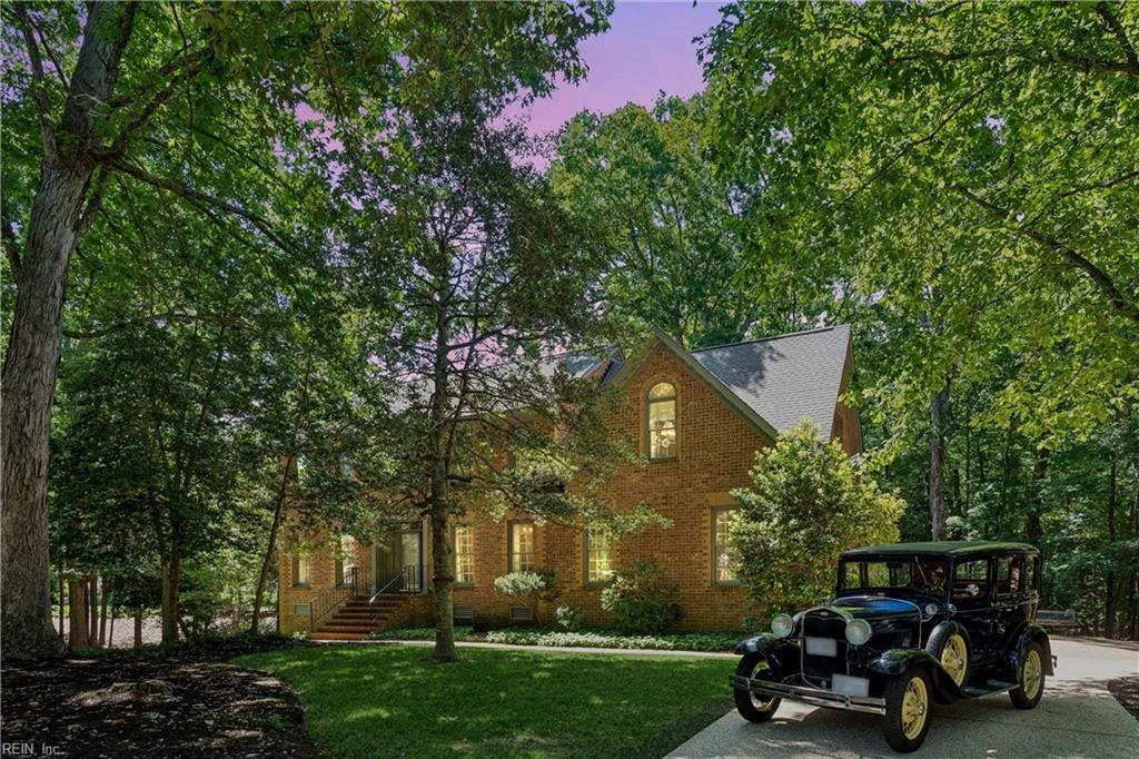 2305 W Island RD, WILLIAMSBURG VA 23185