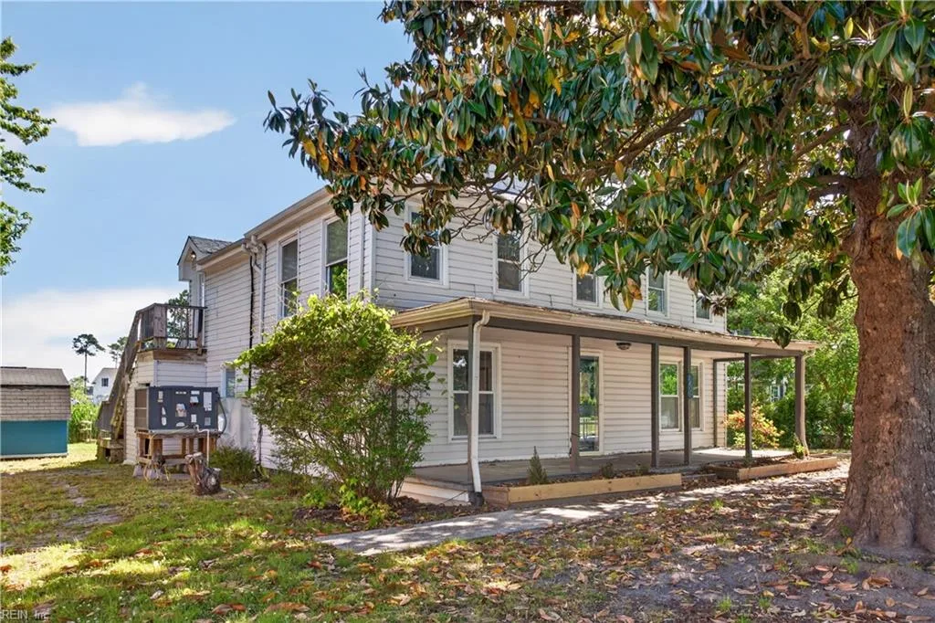 1407 Back Creek RD, SEAFORD VA 23696