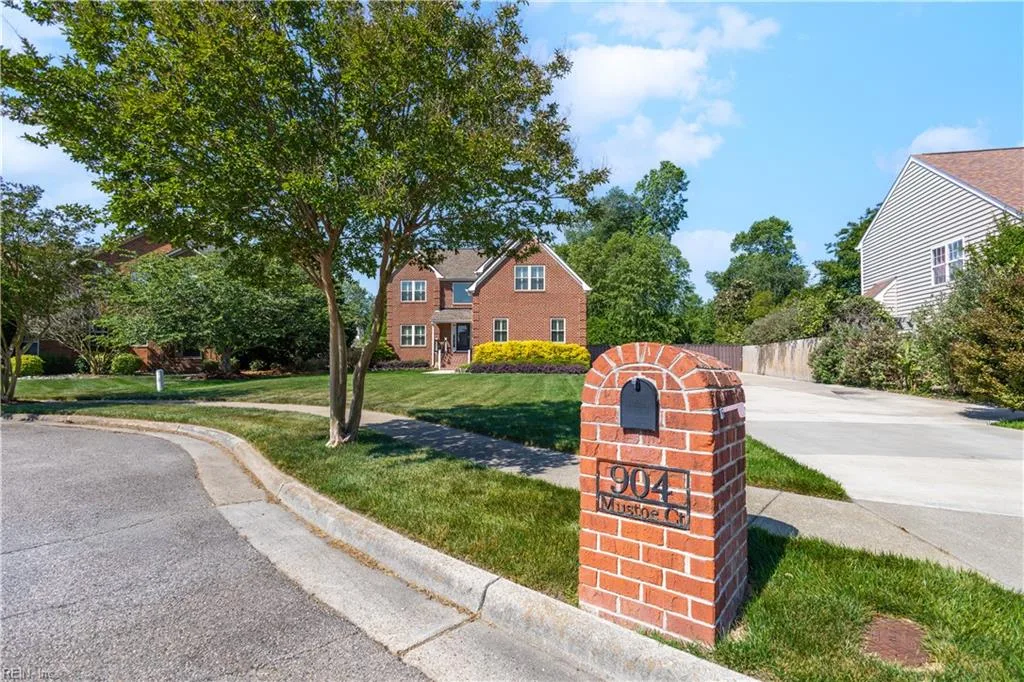 904 Mustoe CT, CHESAPEAKE VA 23322
