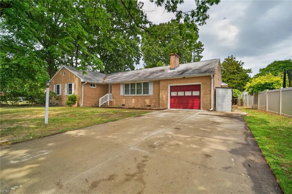 110 Marvin DR, HAMPTON VA 23666