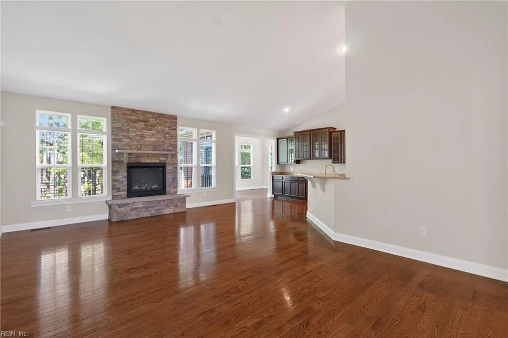 4301 Oak Tree Lane, Williamsburg — photo