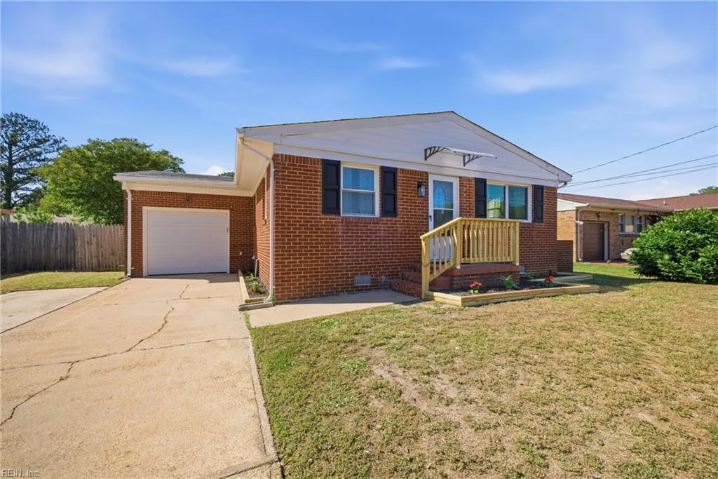 308 Butrico RD, CHESAPEAKE VA 23325