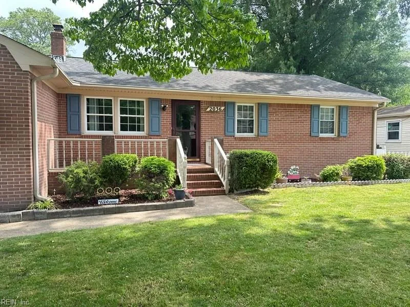 2036 English AVE, CHESAPEAKE VA 23320