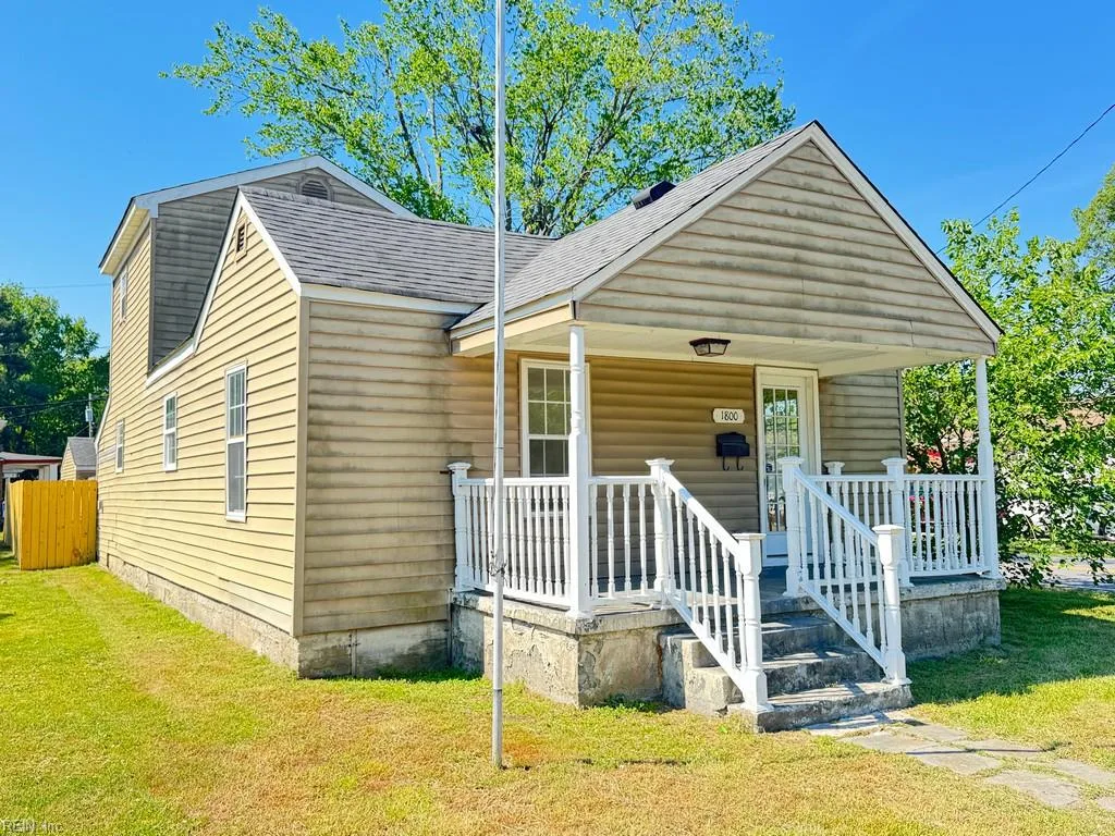 1800 Portlock RD, CHESAPEAKE VA 23324