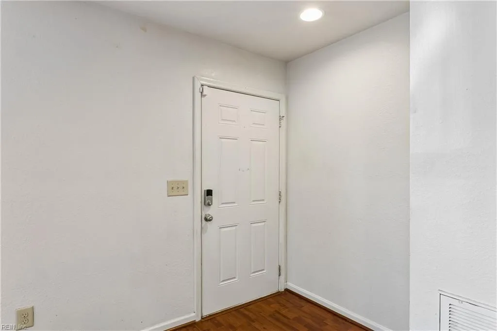 428 Shenandoah Rd, Hampton — photo