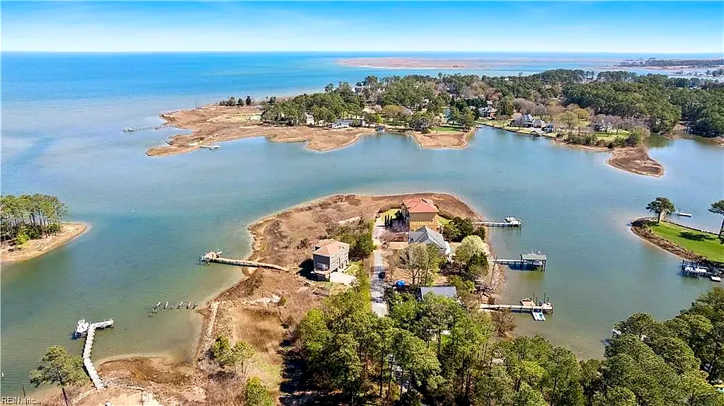 Par E Barbara Ln, Poquoson — photo