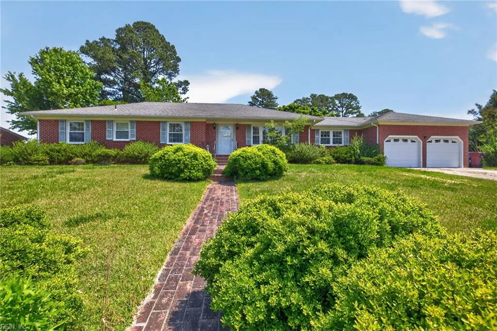 1875 Ames CIR W, CHESAPEAKE VA 23321