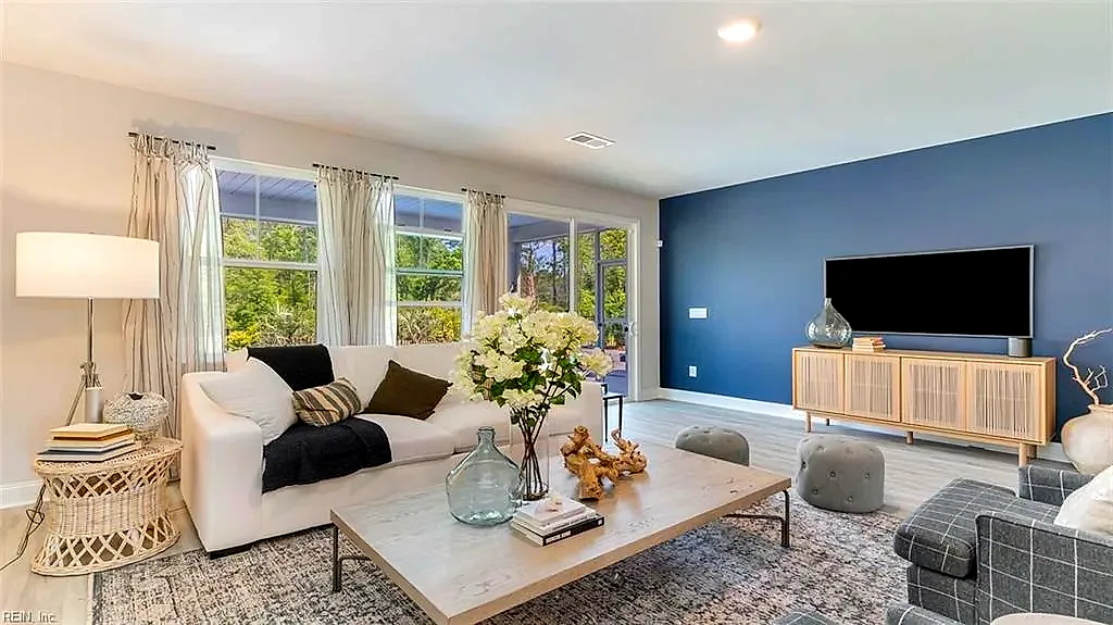 5108 Duxbury Rd, Suffolk — photo