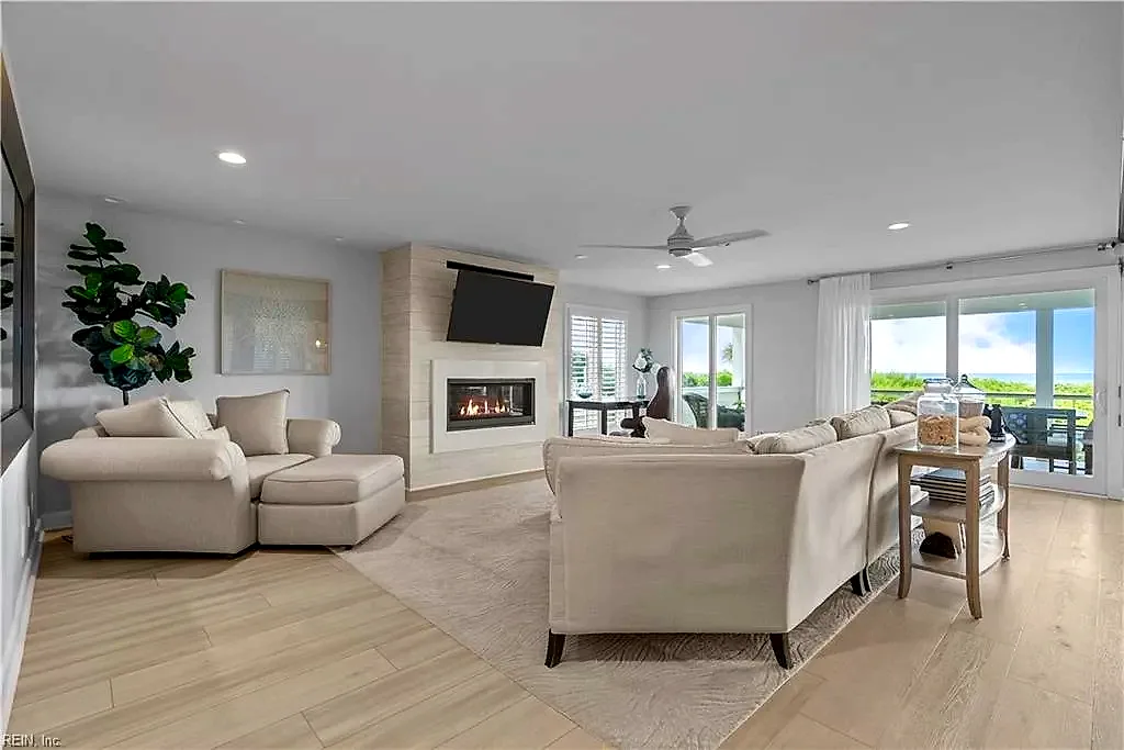 8408 Ocean Front Ave #A, Virginia Beach — photo