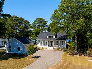 7877 Berkeley Dr, Gloucester Point — photo