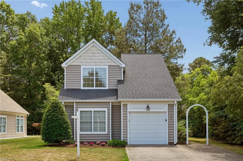 201 Trevor TRCE, YORKTOWN VA 23692