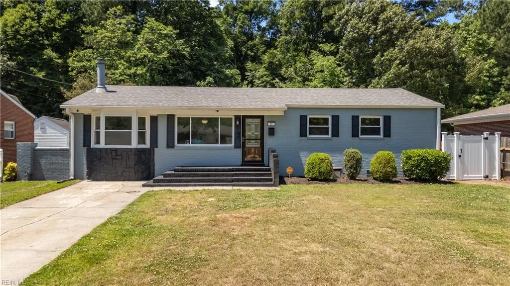 48 Cornwall TER, HAMPTON VA 23666
