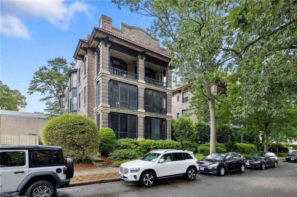 812 Stockley GDNS #12, NORFOLK VA 23507