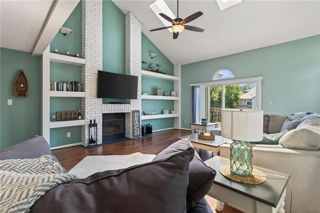 457 E Lake CIR, CHESAPEAKE VA 23322