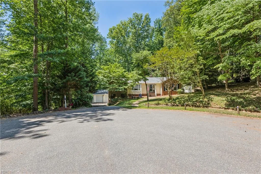 108 Cambridge LN, WILLIAMSBURG VA 23185