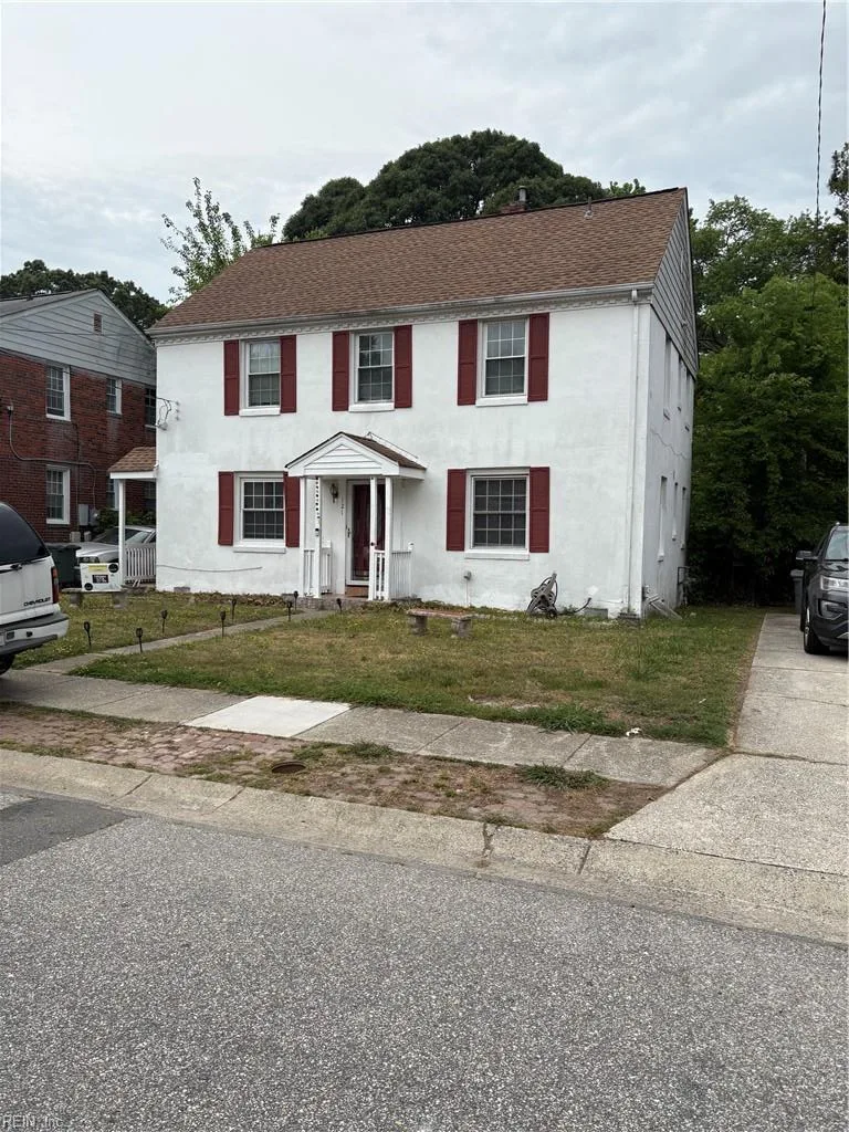 121 Armstrong DR, HAMPTON VA 23669