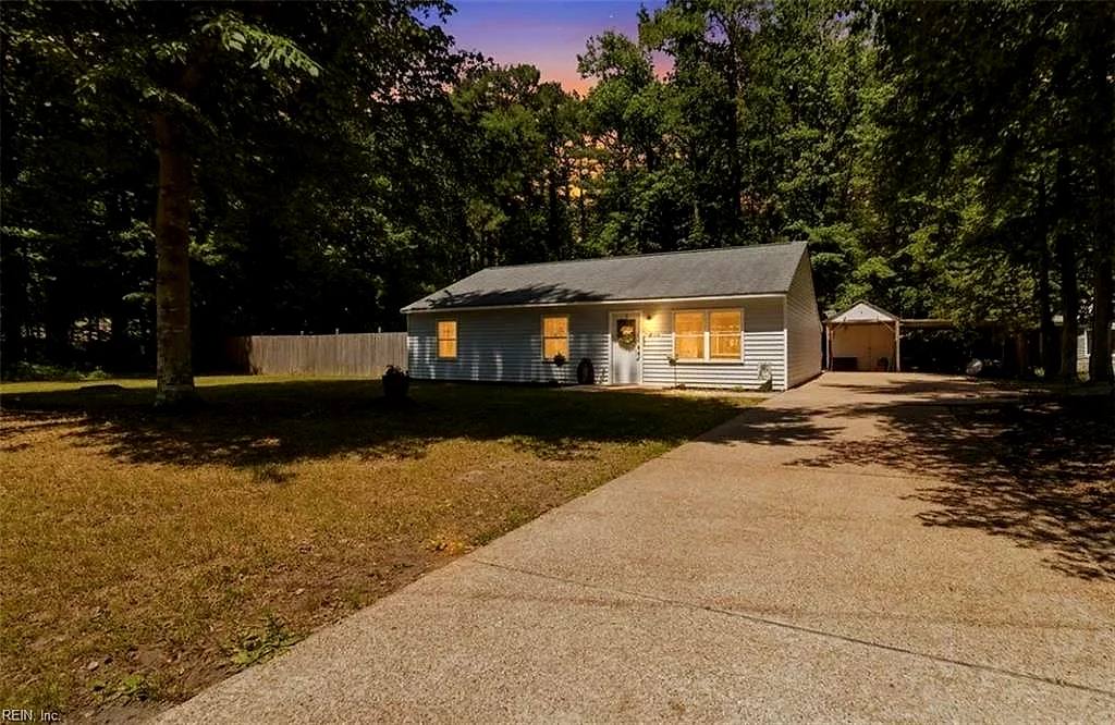 6581 Pine Haven Cir, Gloucester — photo