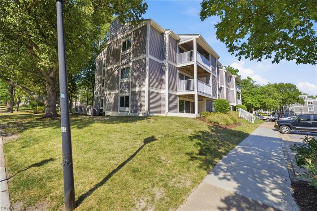 1001 Autumn Woods LN #109, VIRGINIABEACH VA 23454