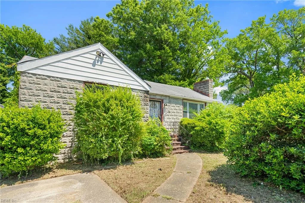 1233 Transylvania AVE, CHESAPEAKE VA 23324