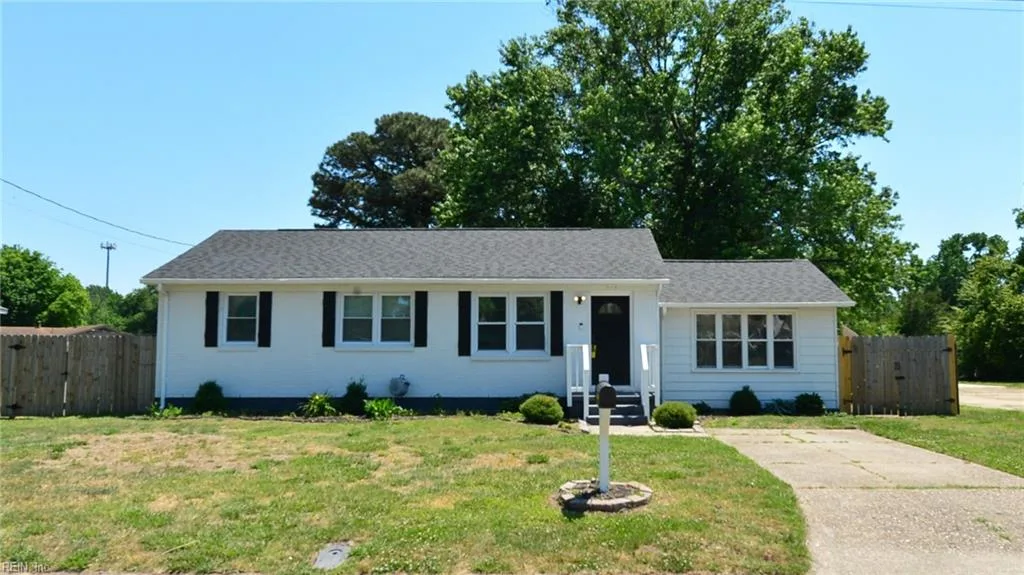 705 Warfield DR, PORTSMOUTH VA 23701